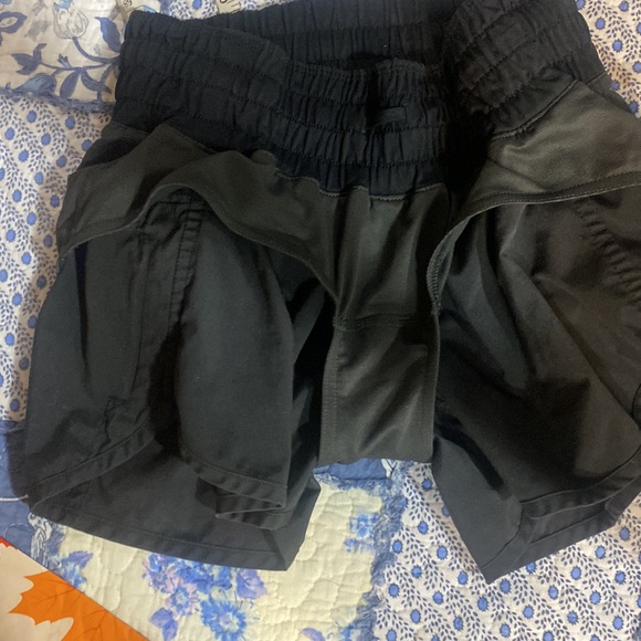 lululemon track that workout shorts, size 4 - Picture 6 of 8